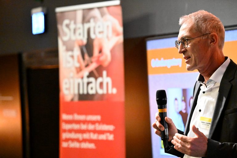 Coach Stefan Lieschke bei Impulsvortrag beim Start2grow Gründungswettbewerb der Wirtschaftsförderung Dortmund